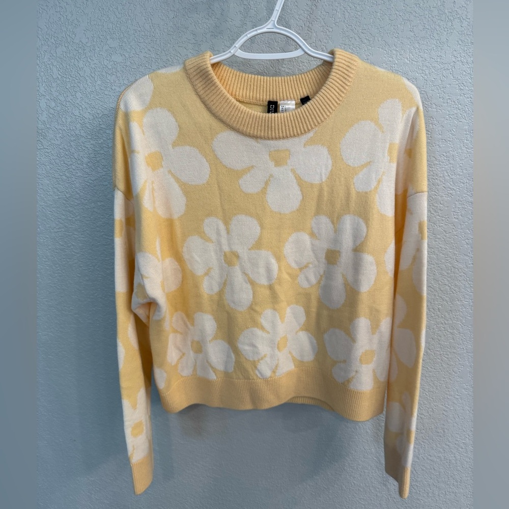 H&M Cream and Yellow Knit Top